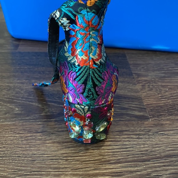 NEVER WORN STEVE MADDEN BLOCK HEEL! SIZE 7 - Picture 2 of 4